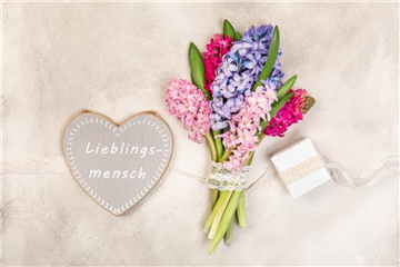 KLEINE GESCHENKE KLEINE GESCHENKE